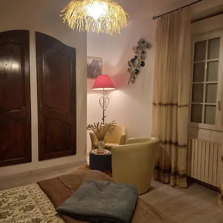 לינה וארוחת בוקר Domaine Chez Maurice *